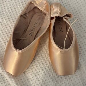 Brand new Capezio Tiffany pointe shoes